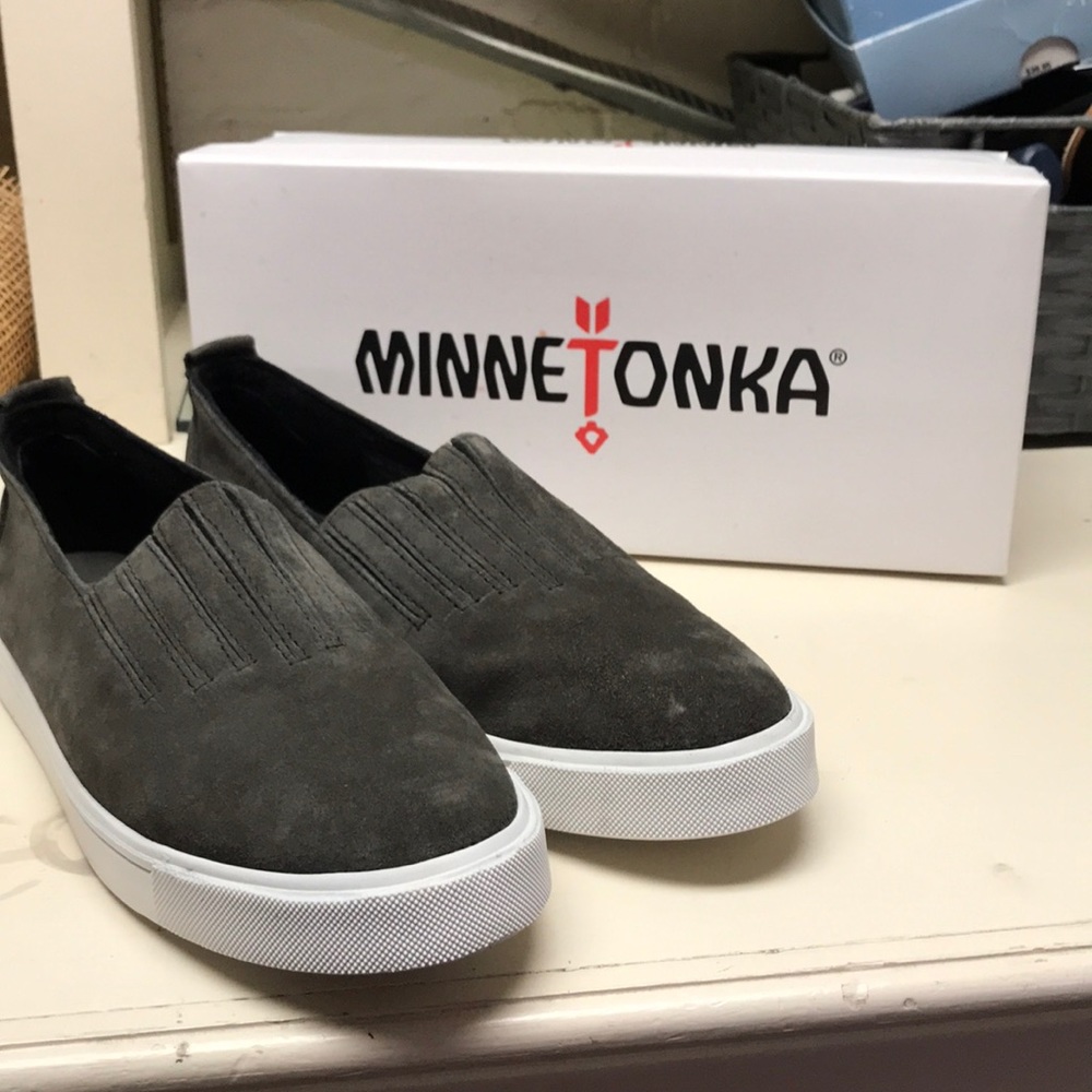 Minnetonka Gabi slip on